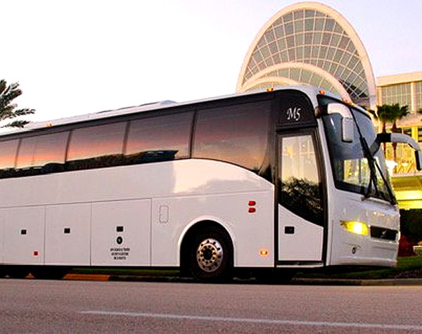 Orlando International Airport Limo Shuttle Service | Sunshine Limousine & Sedan Service